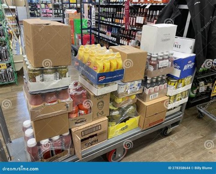 How much do stockers make at Food Lion?