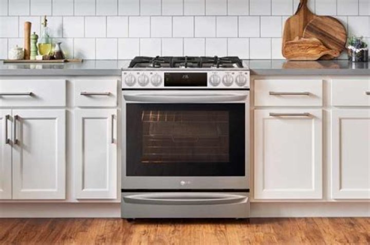 How much does a gas stove cost per hour?