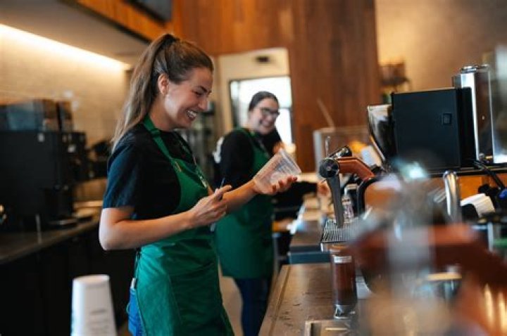 How much does a part time Starbucks employee make?