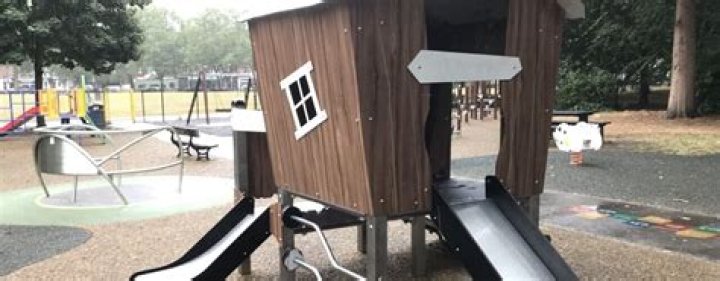 How much does it cost to build a small playground?