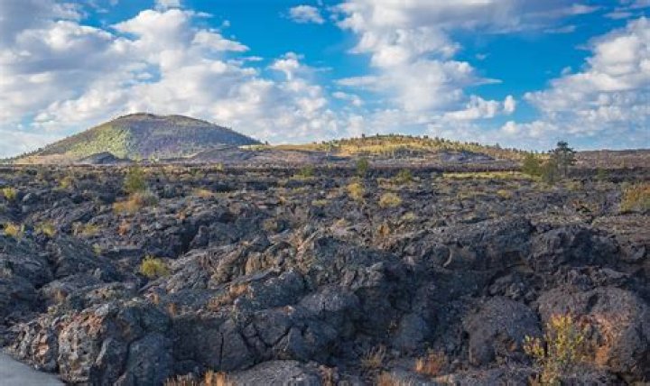 How much does it cost to get into craters of the moon?