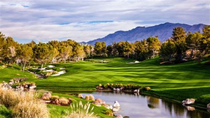 How much does it cost to play Shadow Creek?