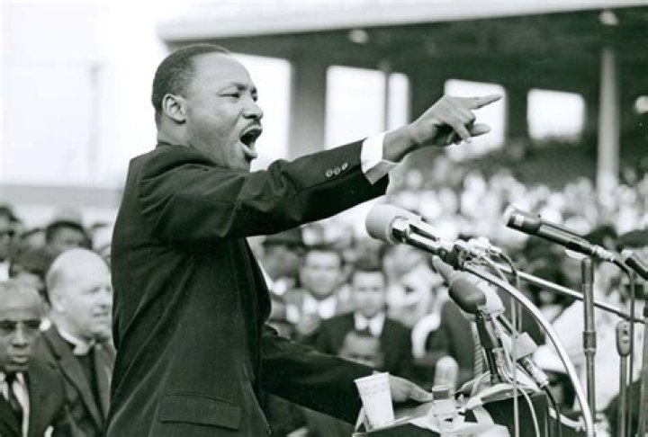How much does Martin Luther King weigh?