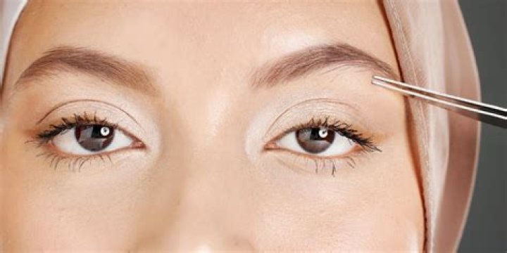 How much does plucking your eyebrows hurt?