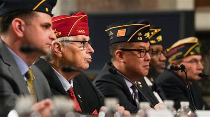 How much does the American Legion National Commander make?
