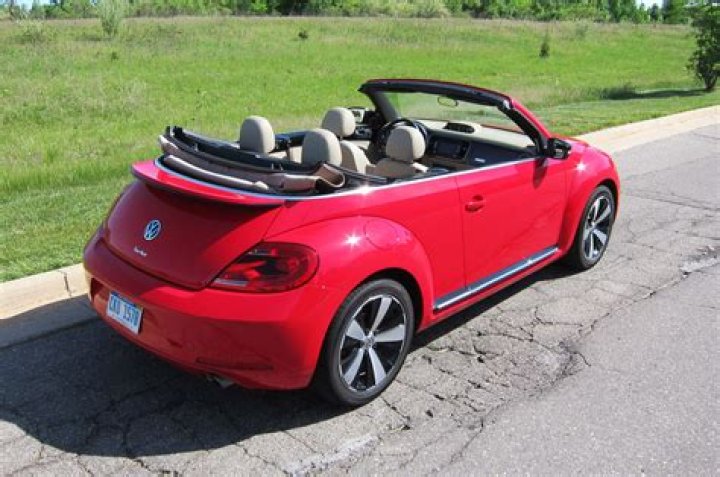 How much horsepower does a 2013 Volkswagen Beetle Turbo have?