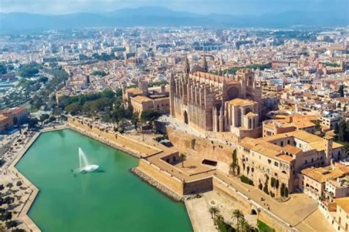 How much is the ferry from Valencia to Mallorca?