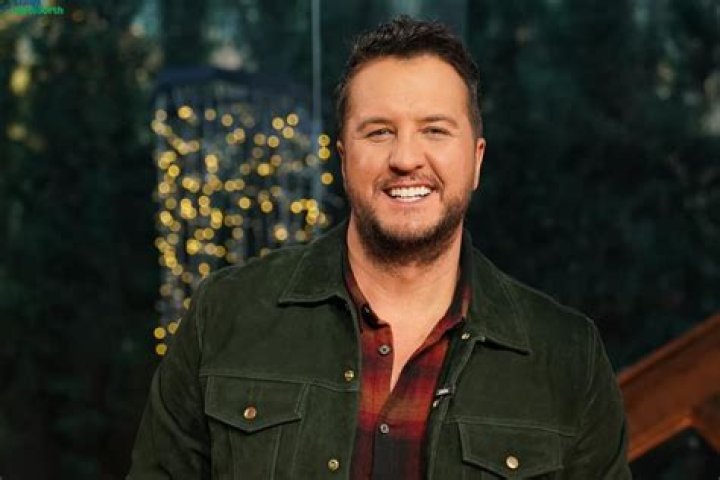How much money is Luke Bryan worth?
