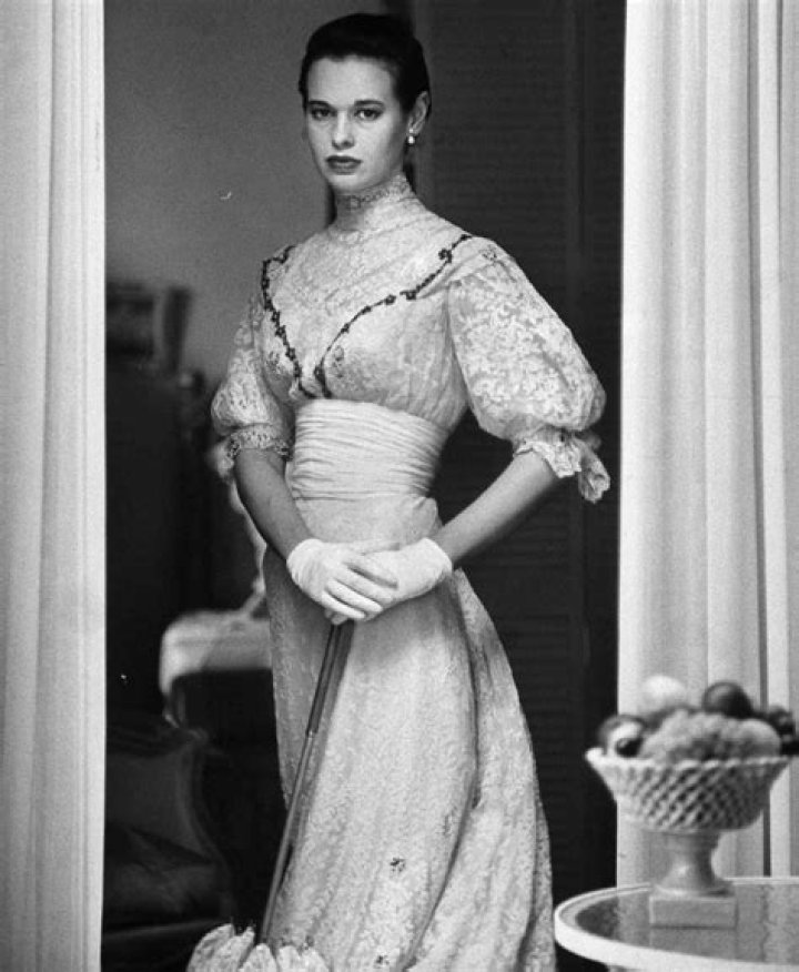 How much was Gloria Vanderbilt's net worth?