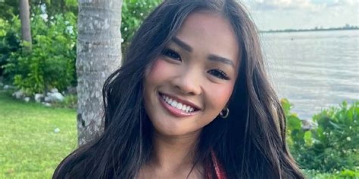 How old is Jenn from the challenge?