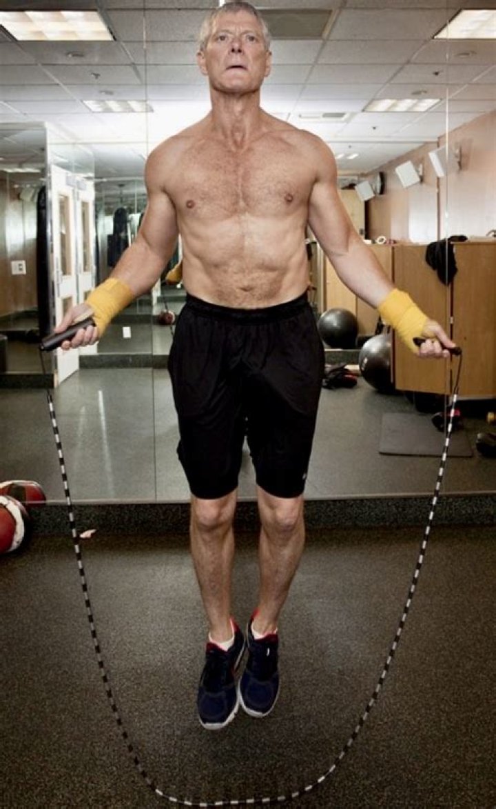 How tall is Stephen Lang?