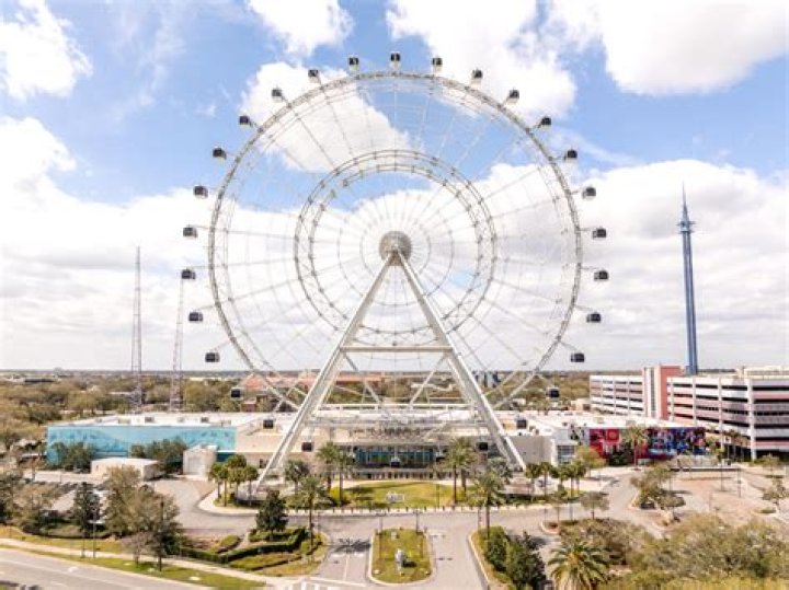How tall is the eye in Orlando?