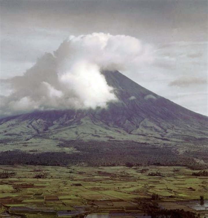How was Mayon volcano formed?
