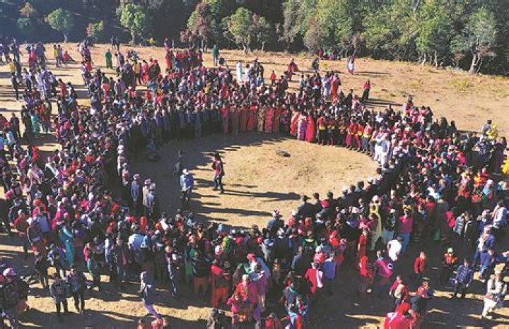 In which place of Nepal Deuda dance is practice?