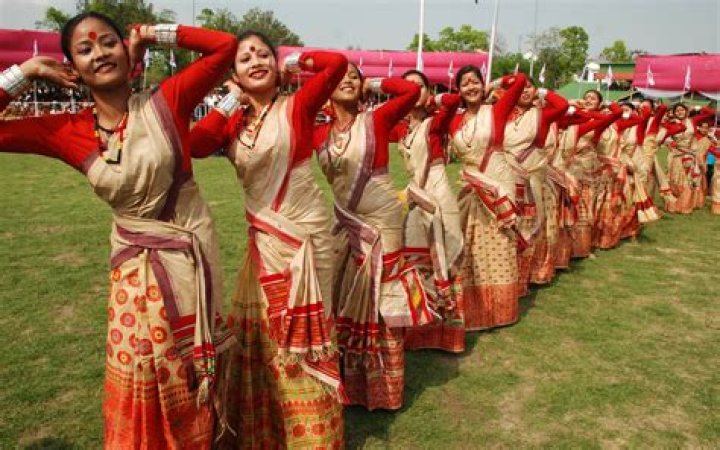 In which state Bihu dance is famous?