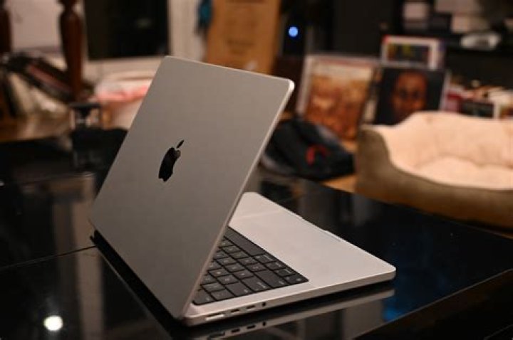 Is a MacBook pro good for college students?