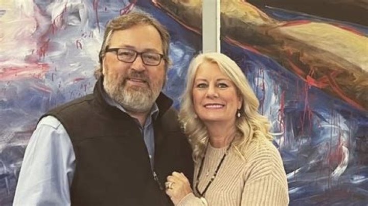 Is Alan Robertson still married?