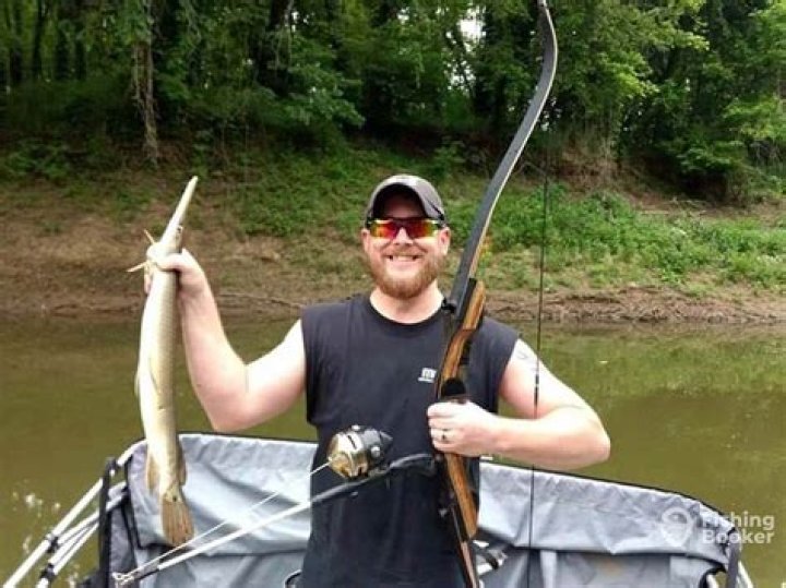 Is bowfishing legal in Missouri?