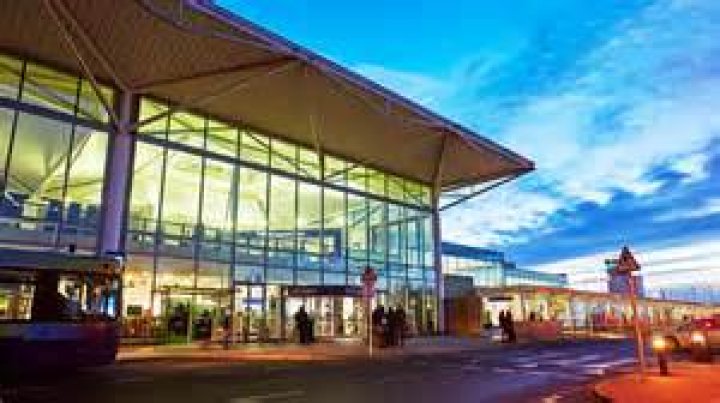 Is Bristol a big airport?