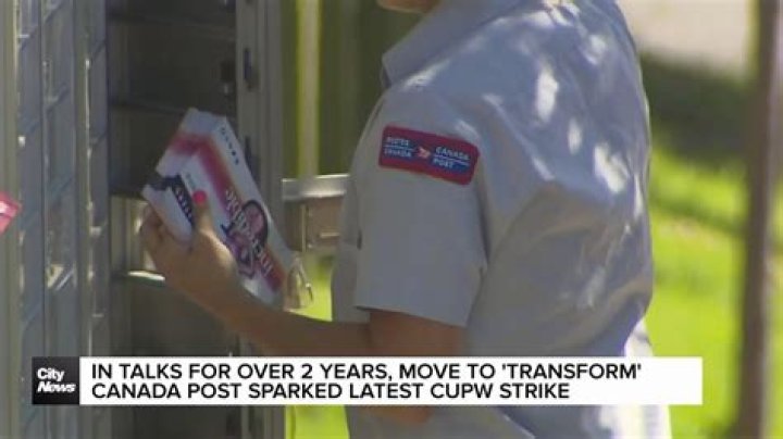 Is Canada Post losing money?