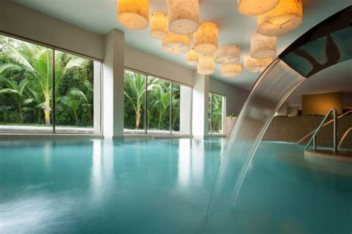 Is El Dorado Seaside Suites All Inclusive?