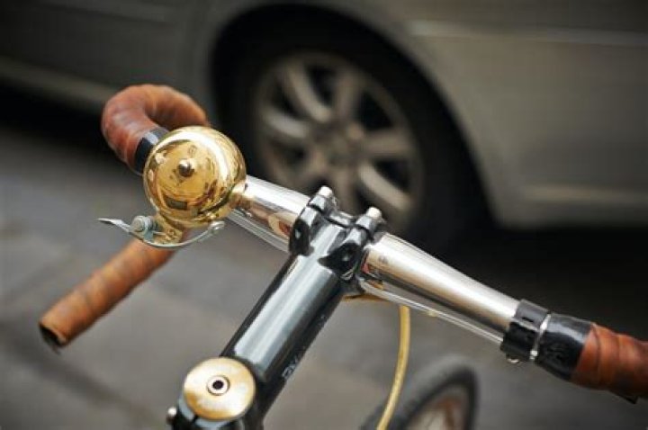 Is it a legal requirement to have a bell on a bike?