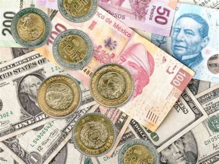 Is it better to take pesos or dollars to Cancun?