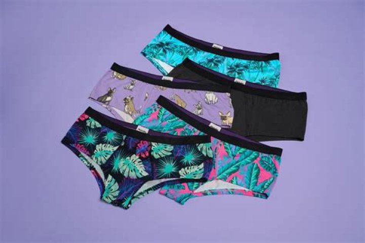 Is it illegal to wear underwear in public US?