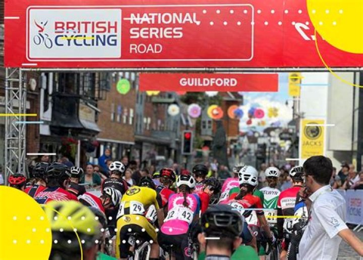 Is it legal to cycle two abreast in Ireland?