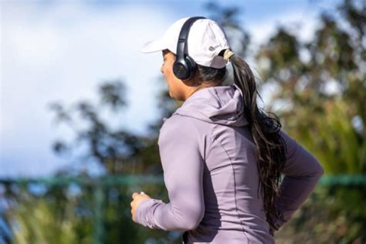 Is it weird to run with big headphones?