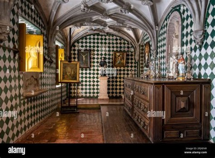 Is it worth going inside Pena Palace?