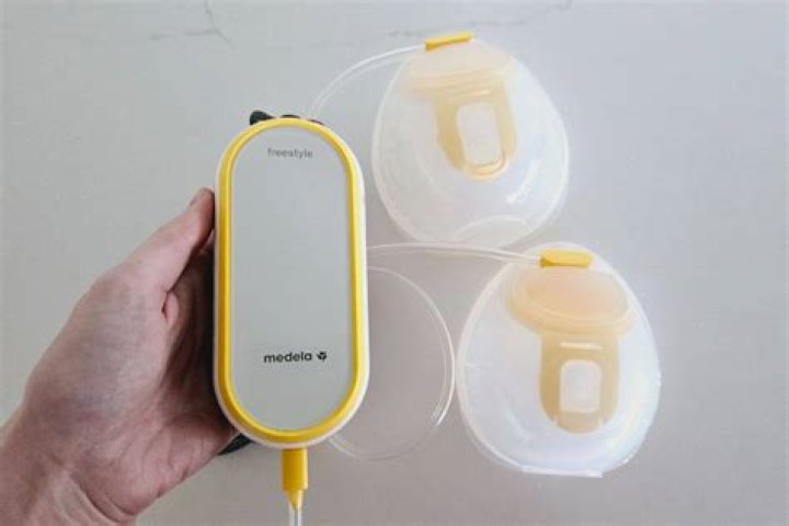 Is Medela Freestyle flex hands free?