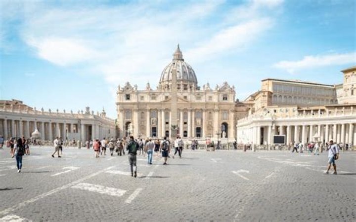 Is Monday a good day to visit the Vatican?