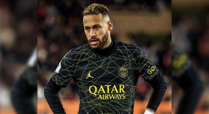 Is Neymar staying in PSG?