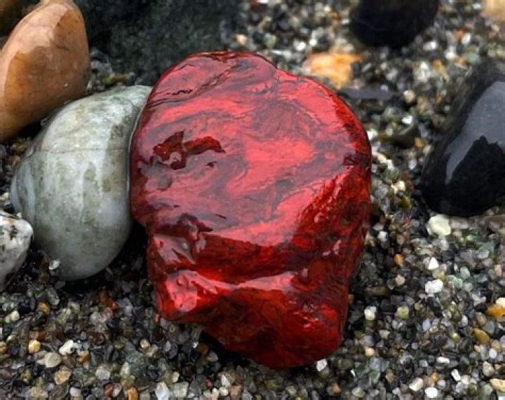 Is red jasper dyed?