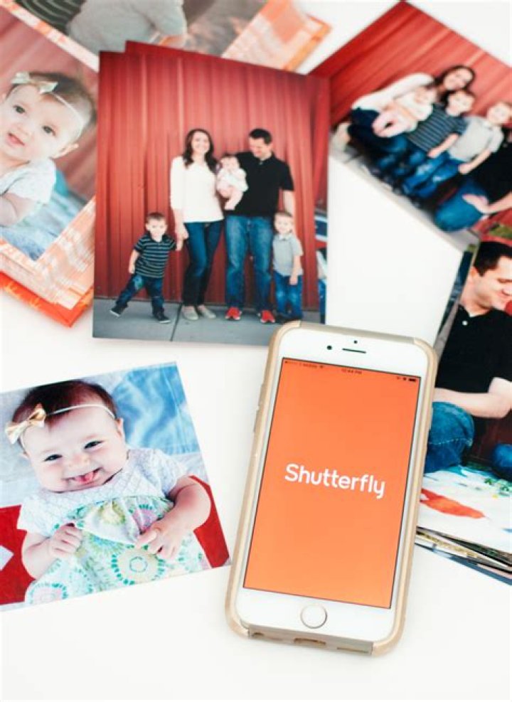 Is Shutterfly or free prints cheaper?