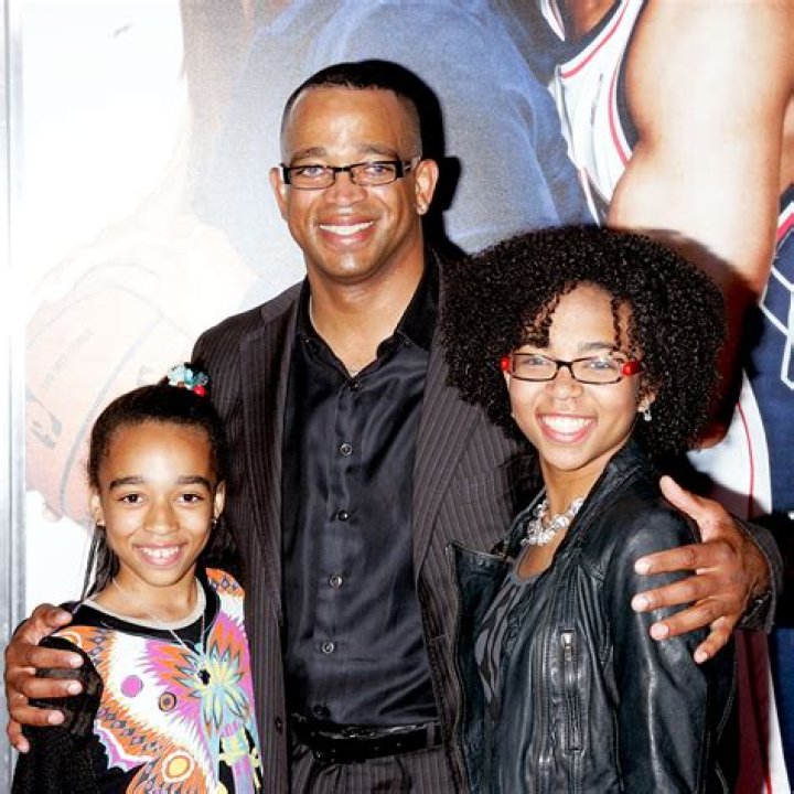 Is Stuart Scott still alive?