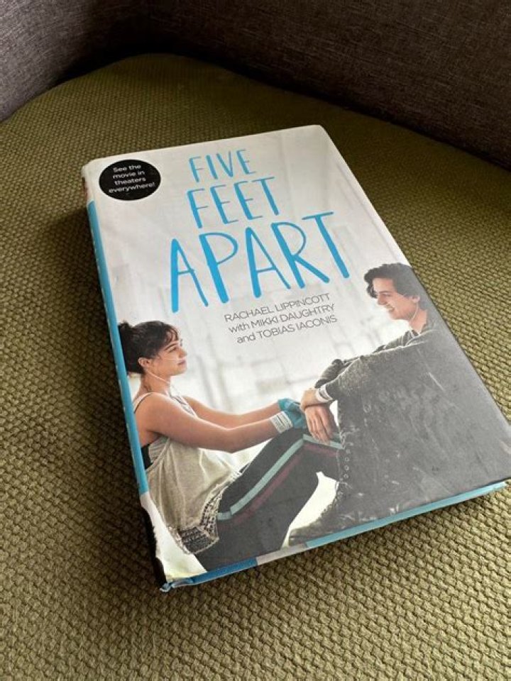 Is the book five feet apart based on a true story?