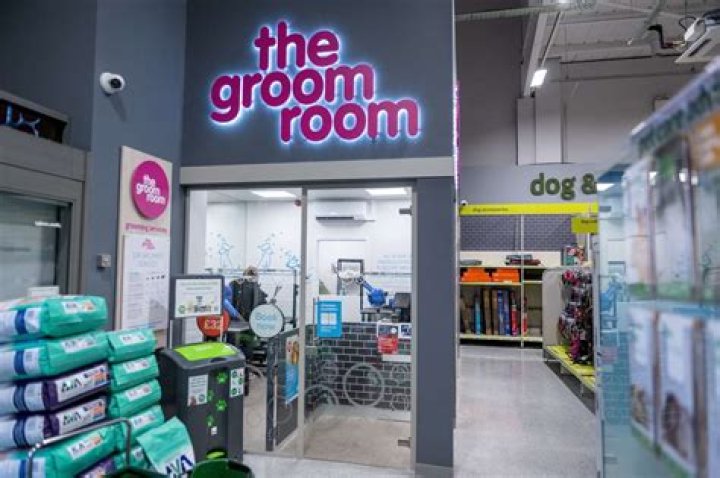 Is the groom room open at pets at home?