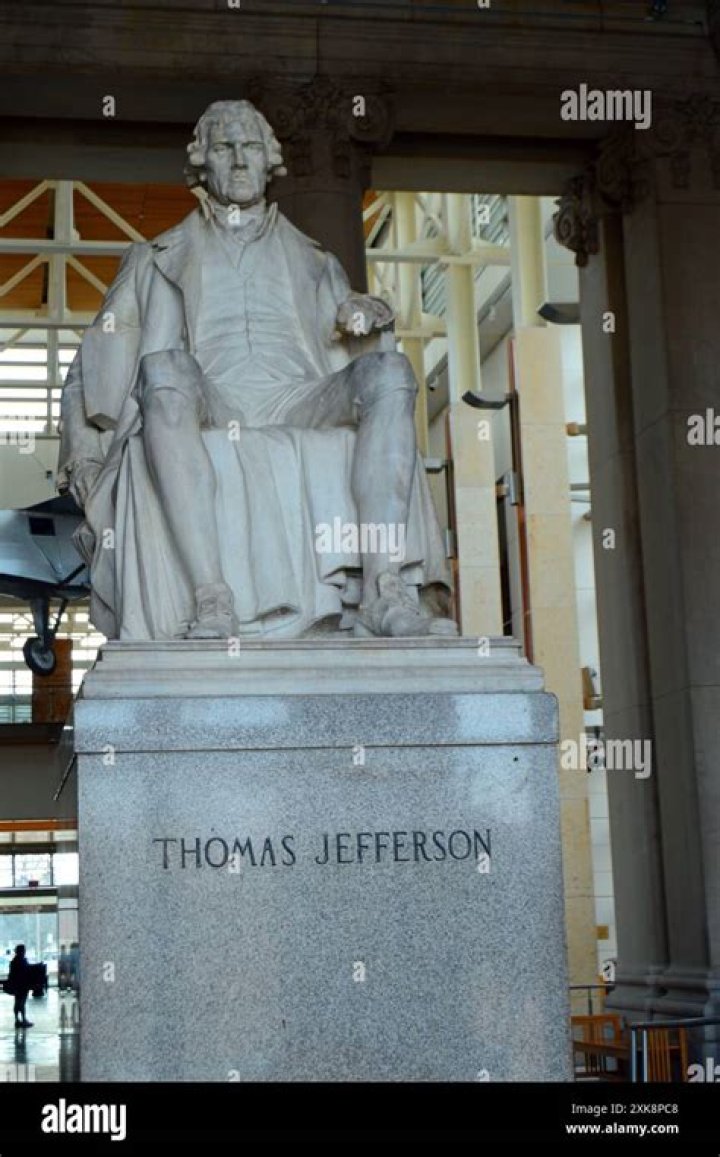 Is there a Thomas Jefferson statue?