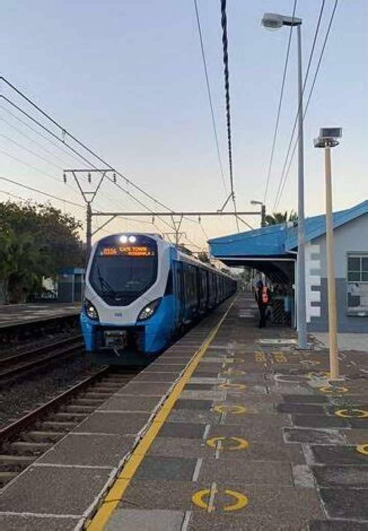 Is there a train from Pretoria to Durban?