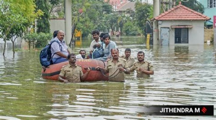 Is there heavy rain in Karnataka?