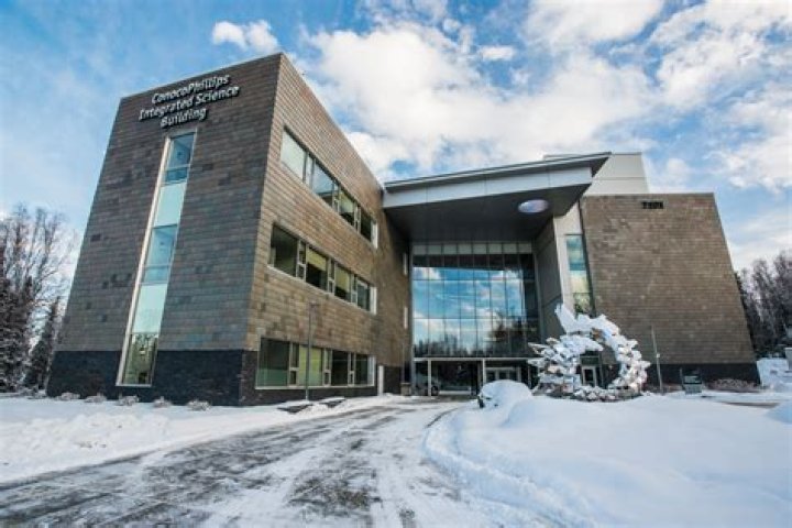 Is University of Alaska Anchorage a community college?