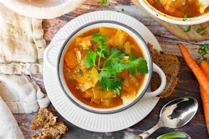 Kann man mit Kohlsuppe wirklich abnehmen?