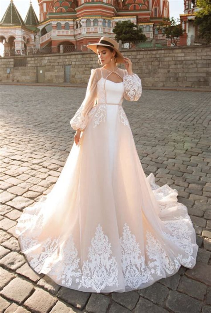 O que significa o vestido da noiva?