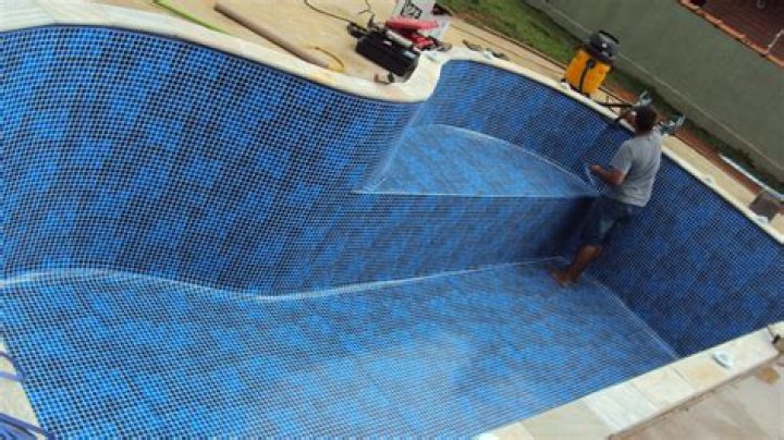 Quanto custa para construir uma piscina de vinil?