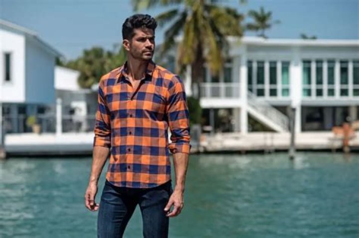 Should pants be darker than shirts?
