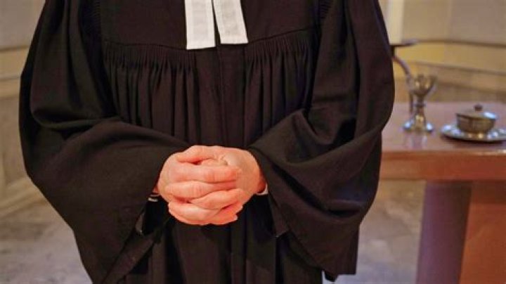 Sind evangelische Pfarrer Verbeamtet?