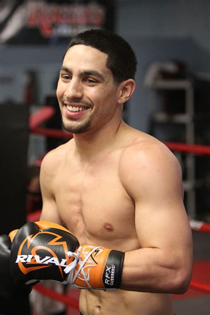 What's Danny Garcia's boxing record?