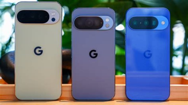 What's the difference between Google pixel and Google pixel XL?